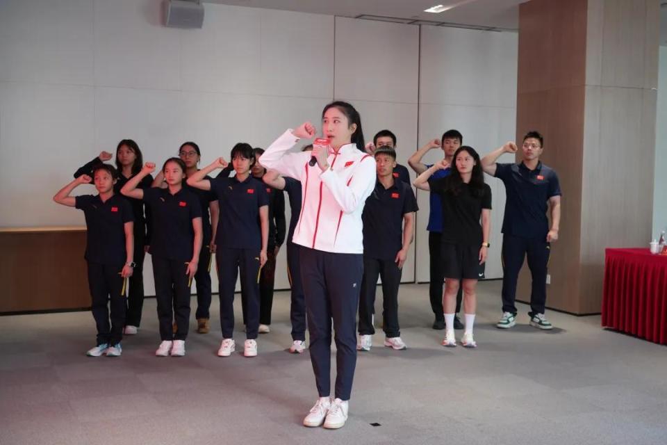胜的信念, 动队思想教, https