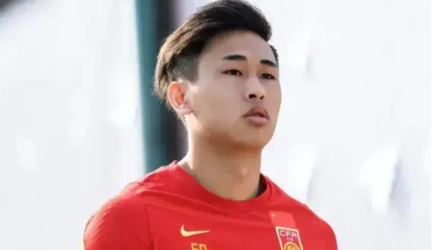 中场球员