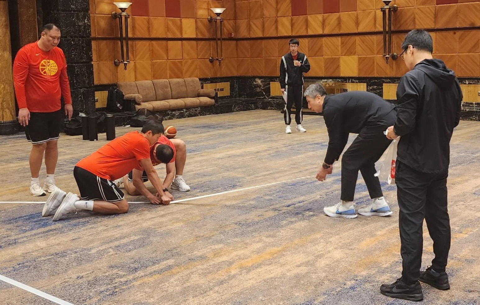 劳非常大, 泽欣公布了