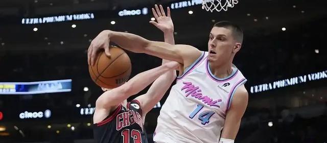 而希罗这个, 场比赛, 出战