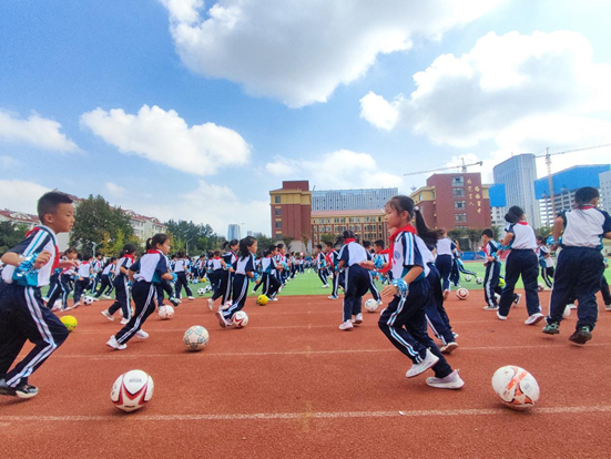 学校操场踢, 班级比赛